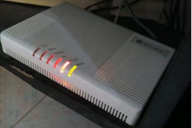 光猫闪红灯会自己好吗（路由器的光信号灯闪红光怎么办）