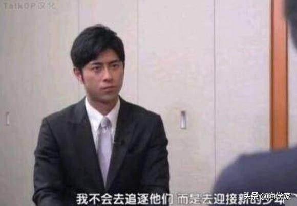 路飞打蝙蝠人，路飞被蝙蝠王打败