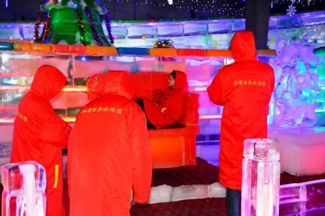 东莞莲花山公园水上乐园，东莞南城水濂山