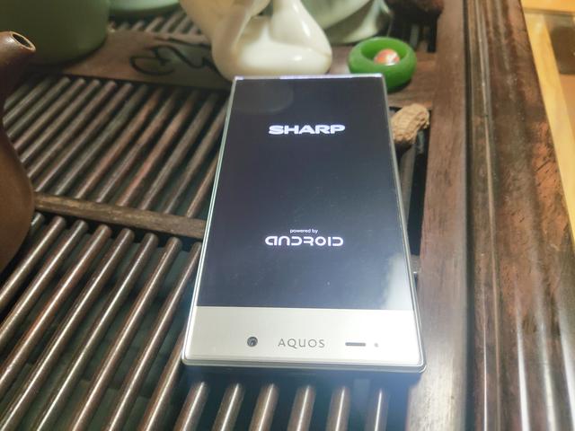 夏普aquoss2手机，这款夏普S2你觉得好看吗