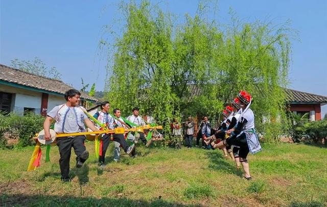 弥勒的景点有哪几个地方，牛了弥勒这3个村