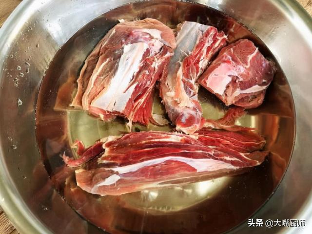 家常炖牛肉的做法怎样又烂又软，牛肉软烂入味不腥不柴