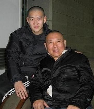 郭德纲怎么评价李鹤彪，根源也许要从“李鹤彪打人”说起