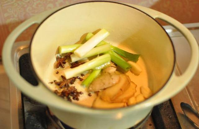 鸡腿的卤制方法，简单又好吃的卤鸡腿做法（这样卤着吃的鸡腿）