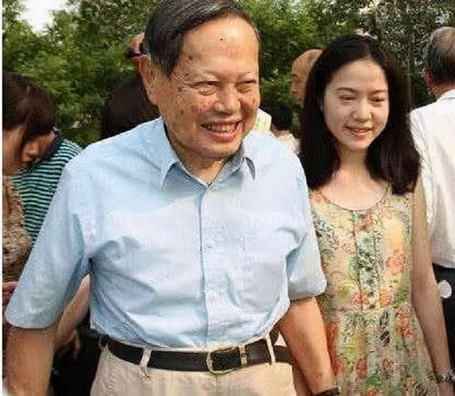 杨振宁 翁帆 怀孕，翁帆和杨振宁结婚的真正原因（怪不得能不顾外界言论）