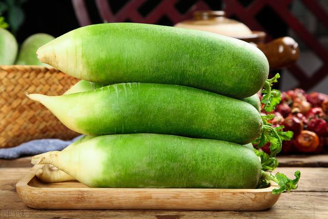 种植什么蔬菜一年四季不愁卖，三种蔬菜一到春天抓紧种植