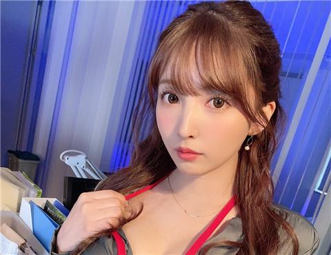 女生说自己丑怎么回答高情商，女生说她最丑该怎么回复（高情商男友的回答绝了）