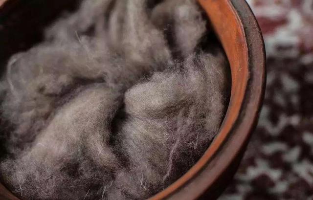 羊绒和细羊毛的区别，羊毛和羊绒到底有什么区别