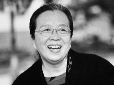 容嬷嬷李明启罕见近况曝光，86岁“容嬷嬷”李明启逛菜市场