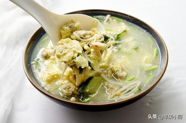 花蛤豆腐汤面正宗做法，两个鸡蛋就能做出一大碗鲜香的汤