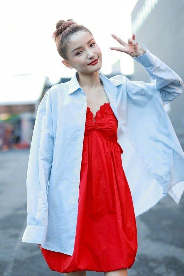 林小宅分手後首露面！滿面春風好心情未受影響，網友：網紅變明星 娛樂八卦吃瓜 第1张