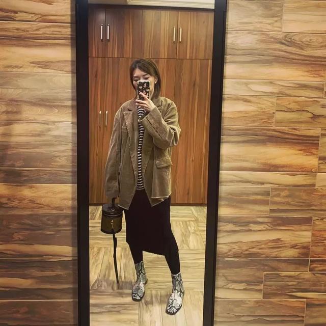 冬天穿什么鞋舒服又好看，冬天到底穿什么鞋