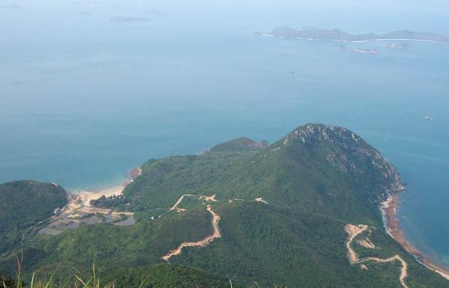 排牙山和七娘山哪个风景好，深圳的三座死火山
