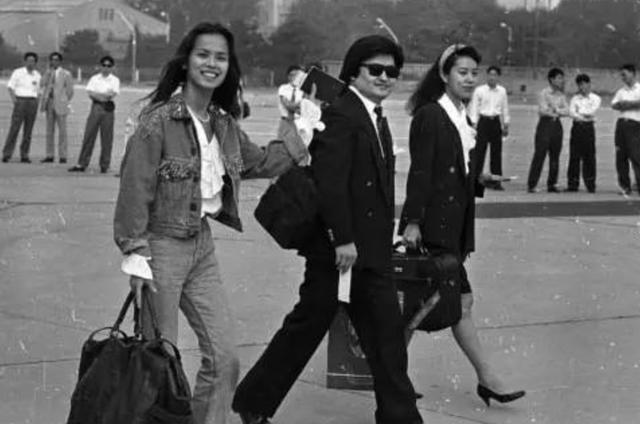 59岁韦唯现身模样大变，韦唯20年情路坎坷