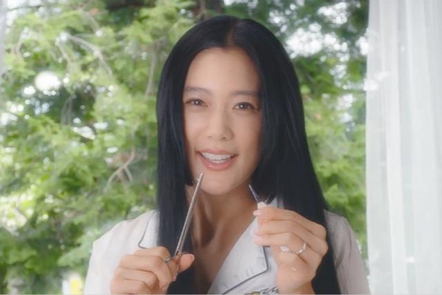 李成敏白色写真，李成敏这张漂亮脸蛋