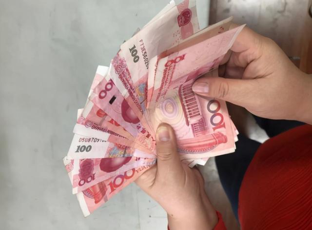 中国居民存款总额，我国存款总额227万亿（我国存款总额233.2万亿）