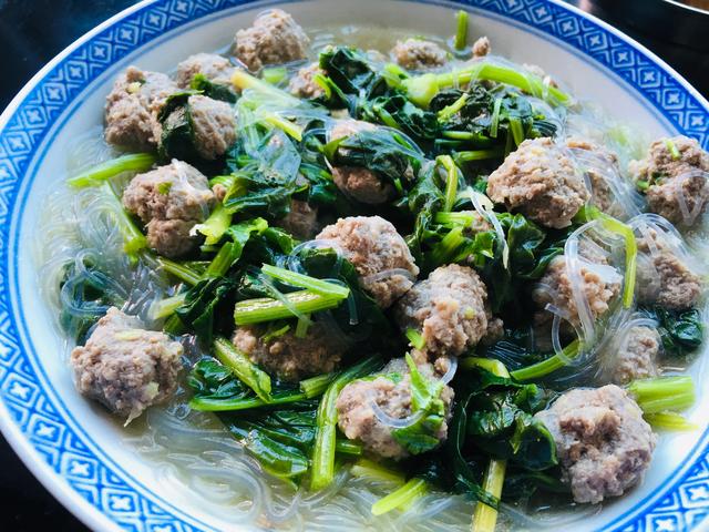 家常牛肉丸子的做法，牛肉丸子的家常做法（做汤涮火锅绝了）