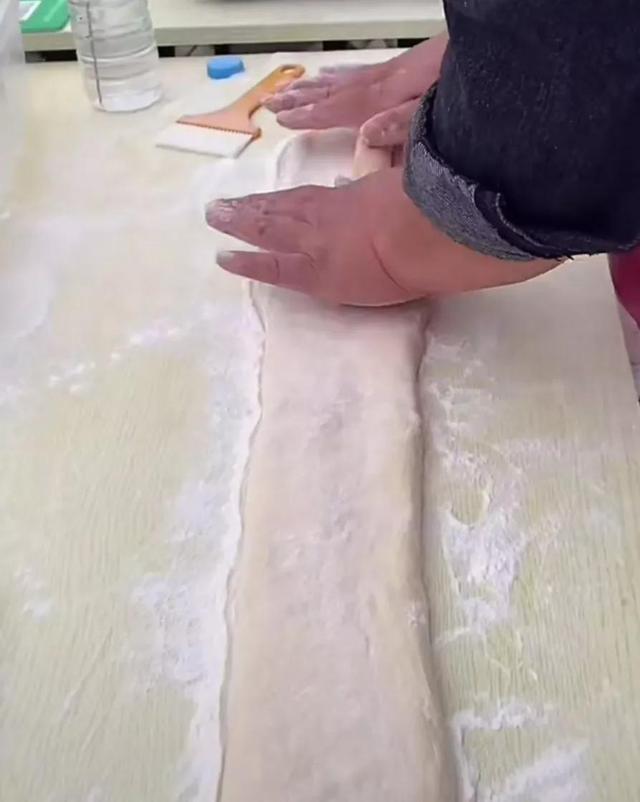 膨松剂炸油条配方，复合膨松剂制作油条方法（做出跟市面一样金黄松软油条）