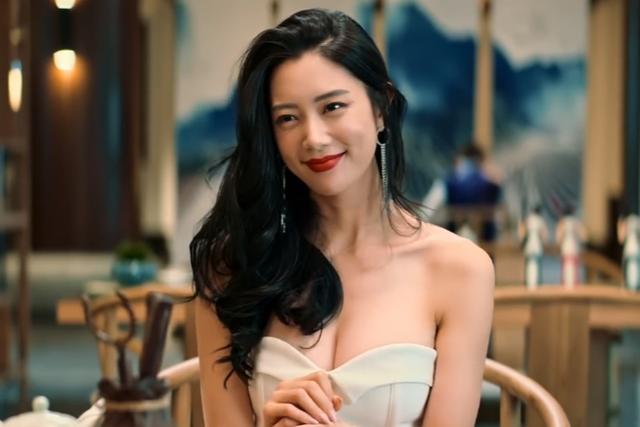 李成敏白色写真，李成敏这张漂亮脸蛋