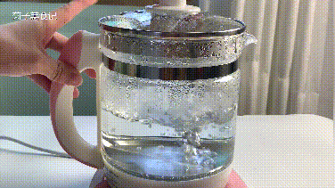 小吊梨汤的做法，老少皆宜的小吊梨汤的做法（做好百喝不腻的小吊梨汤）