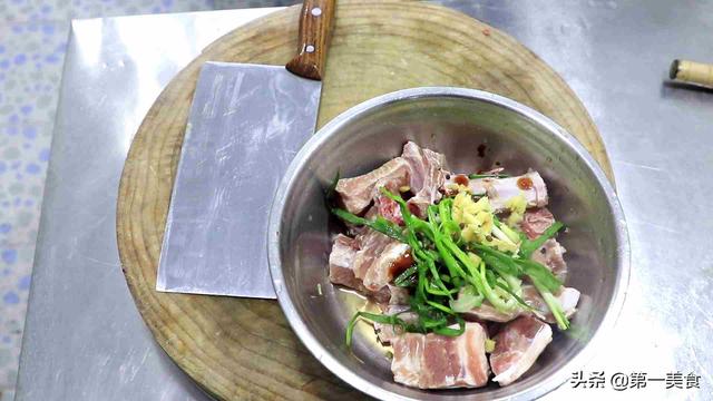 何大厨教你做清蒸排骨，地道的酱蒸排骨