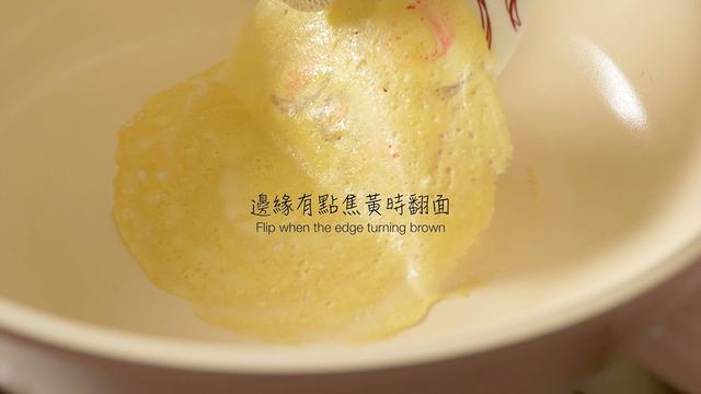平底锅手工蛋卷的制作酥脆香甜，2个鸡蛋1碗面粉教你做