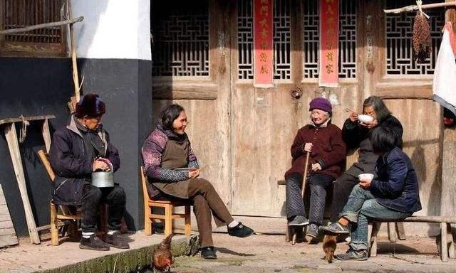 笑贫不笑娼本是一句讽刺话，农村有句俗语笑贫不笑娼