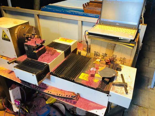 西双版纳江边夜市，西双版纳最火爆的夜市（到西双版纳一定要知道的五件事）