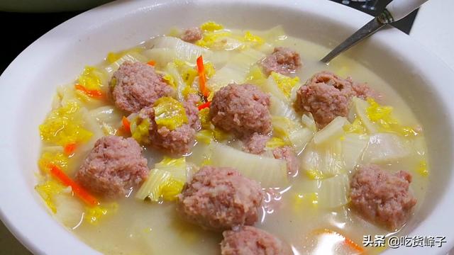 羊肉肉丸汤的做法，三宝自制羊肉丸子汤