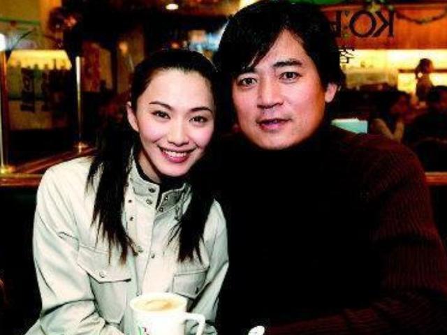 66岁老戏骨萧大陆被曝登记结婚，侯怡君身高（相差23岁被指“父女恋”）