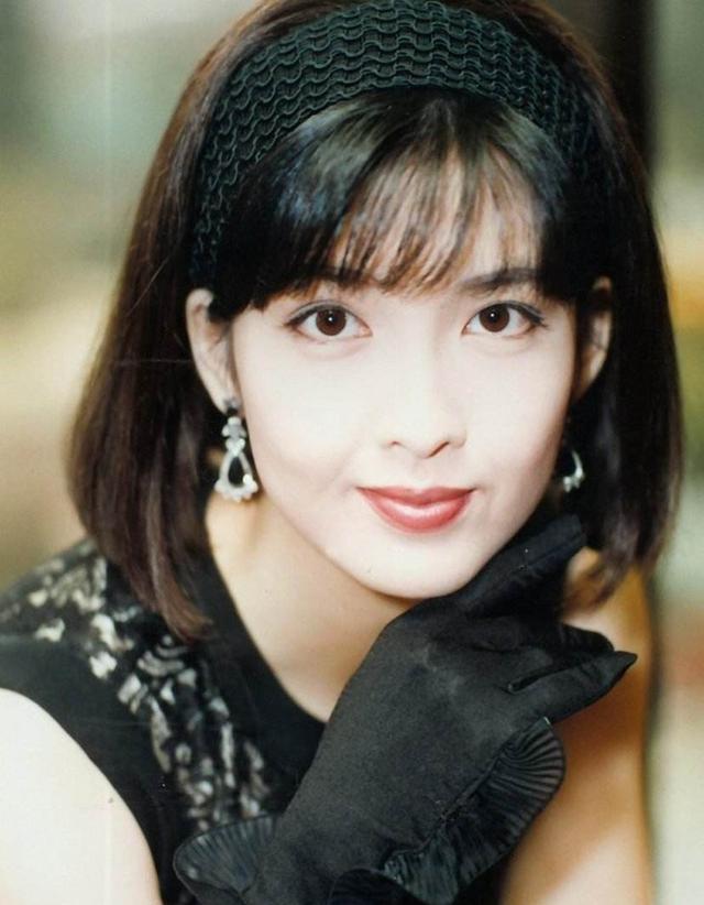 周慧敏经典歌曲，周慧敏最好听的十首歌曲（其实我是歌手出道的）