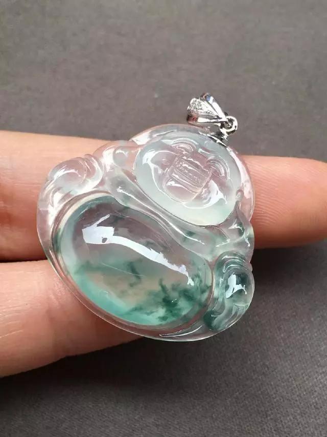 翡翠应该如何挑选好，建议先看完这篇文章