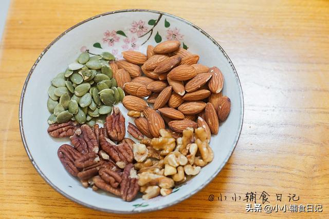  芝麻核桃粉的做法宝宝辅食，芝麻核桃粉自己在家做