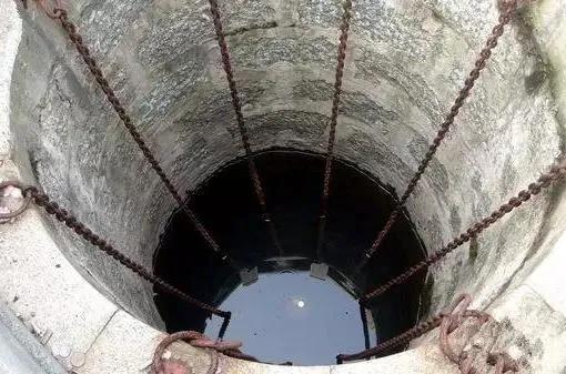 锁龙井真实事件，锁龙井的传说真实