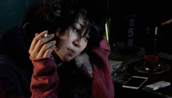 许晴最近近照曝光，穿蕾丝上衣有点撑的既视感