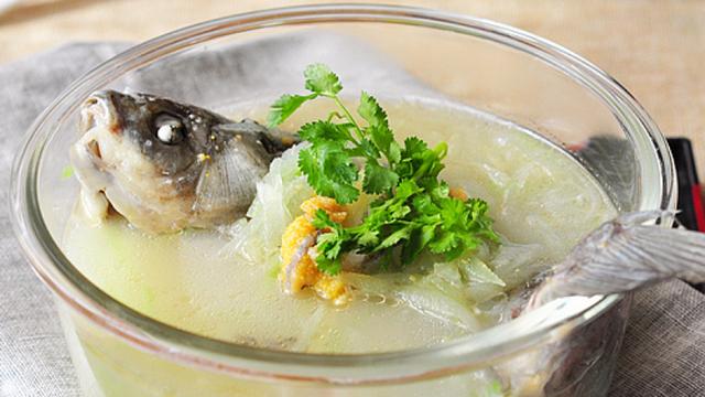 鲫鱼萝卜丝汤做法大全，全家人的最爱鲫鱼萝卜丝汤