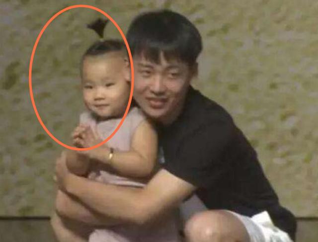 郭麒麟亲妈去哪里了，郭麒麟生母胡中惠长啥样