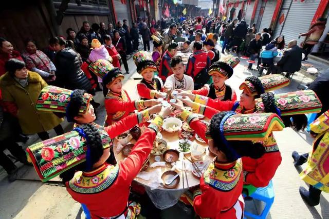 美食珍馐味道绵州，彝人古镇小吃推荐