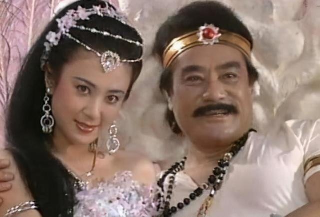 傅艺伟个人资料，封神榜中傅艺伟个人资料（傅艺伟离婚23年）