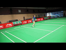 最详细的羽毛球步法，快来看教科书般标准的羽毛球动作技巧慢镜头图解