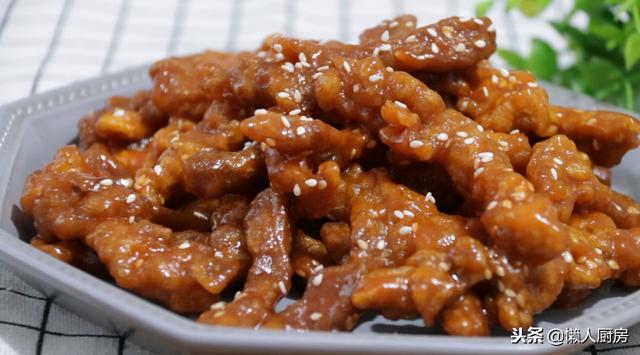 糖醋里脊肉的家常做法，家庭糖醋里脊肉的家常做法（大厨分享糖醋里脊的做法）