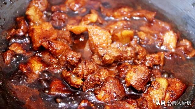 五花肉里加一碗大米，配上胡蘿卜和豌豆，連挑食的孩子也愛吃 熱愛美食 第11张
