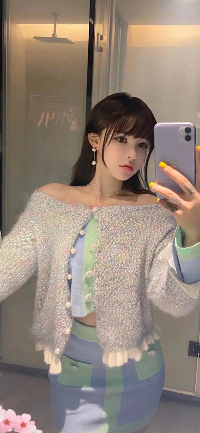 高清手机美女壁纸，高清美女手机壁纸建议收藏（知性、优雅、大方高清美女手机壁纸）