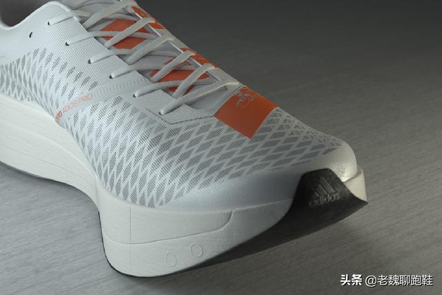 初学者适合买什么样的跑鞋，跑鞋别瞎买要买