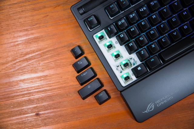 rog机械键盘白色，ROG龙神3代白色版水冷加入618大促