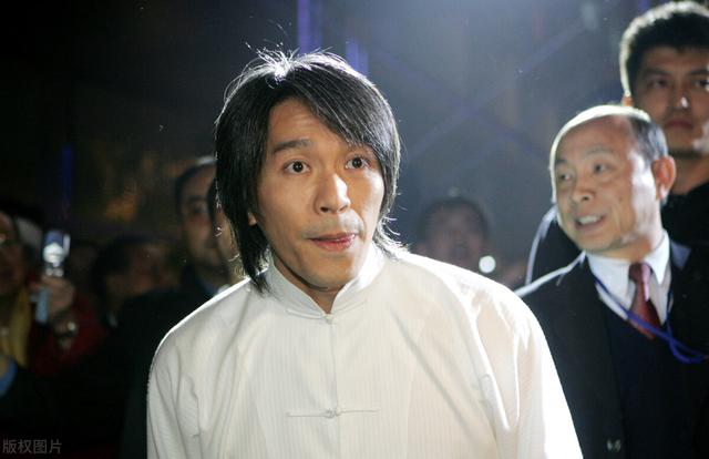 陈国坤一生就演两次李小龙，演绎李小龙的代言人今天是陈国坤