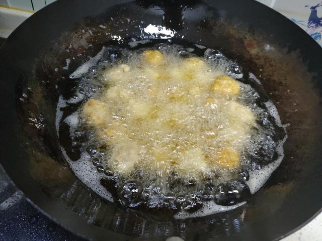 猪肉丸子怎么炸，炸肉丸子怎么炸的又软又香