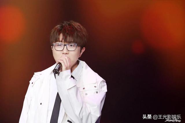 国内十大国宝级男星，盘点国内十大男明星名气排行榜