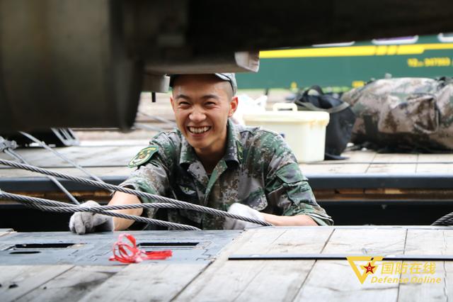 兵哥早安表情包，一组超萌兵哥哥表情包来袭