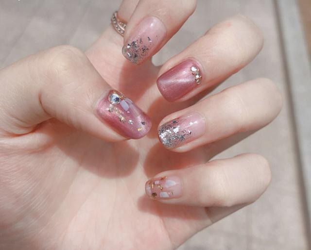 自然的猫眼美甲，超闪的猫眼美甲，美爆了！